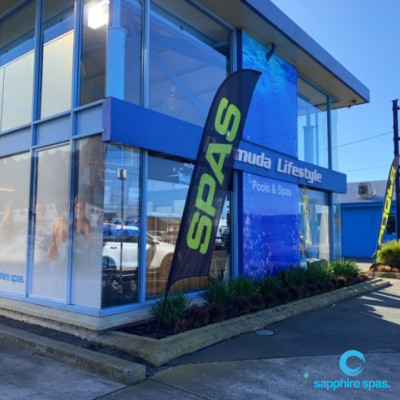 BERMUDA LIFESTYLE : a showroom stocked with the complete Sapphire Spa range