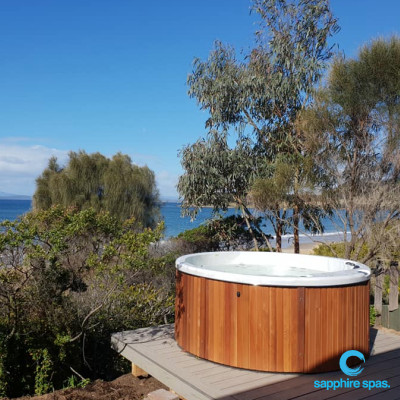 ACRYLIC silverwhite CABINET cedar