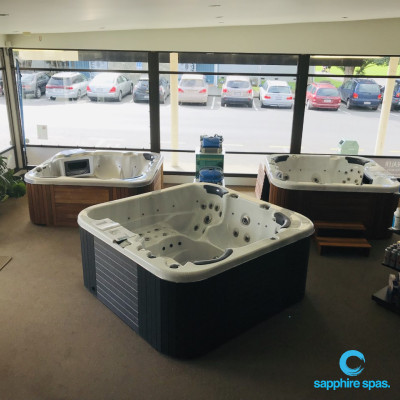 SPA POOL BAY OF ISLANDS KERI KERI : our showroom full of Sapphire Spas