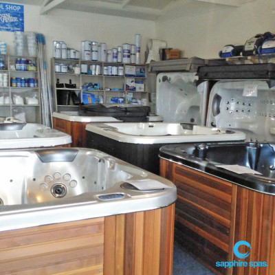 AQUAFLOW SPA & SWIMMING POOLS : choose a Sapphire Spa to suit your lifestyle