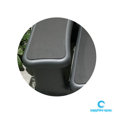 DURATEK STEPS slip resistant tread moulding