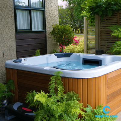 Spa pool positioned close to the house for everyday use, thanks to the team @ Bermuda Lifestyle NZ