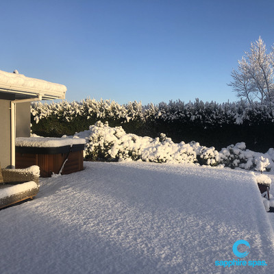 Natural cedar timber cabinet helps this spa blend in with the rugged New Zealand environment thanks to the team @ The Pool Clinic & mySpaManuwatu