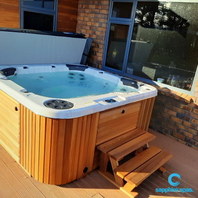 ACRYLIC silverwhite CABINET cedar